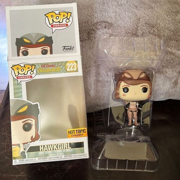 Funko Pop x DC Comics Bombshells 223 HAWKGIRL - Picture 2 of 5